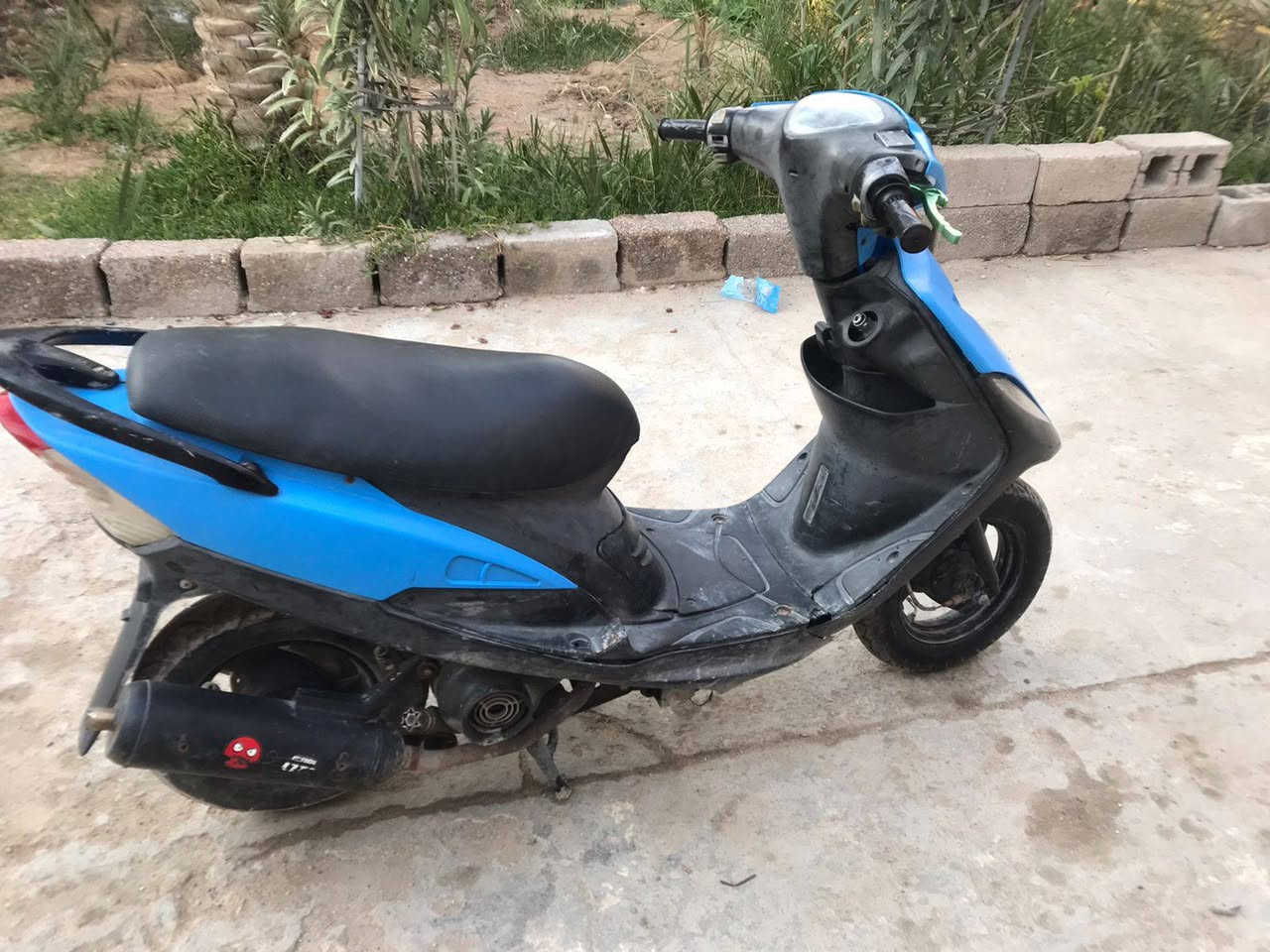 دراجة ماكس عدلة للبيع
دراجه ماكس عدله كلشي شغال هندر سلف ضويات زنون اشاير بوشه 55 شلعه ومعدل الدراجه نضيفه كلشي ما بيها تعال وافحص مكاني المطيحه السنيديه 
سعرها 650
وبيها مجال للطيبين
الموقع: بصرة - مطيحة - قرب مدارس الباشق العربي 
للتواصل واتساب: ***********
