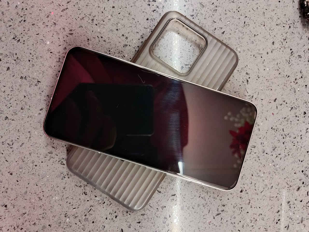 MI 13 5G
للبيع او مراوس 
ذاكرة 256 عشوائية 12
معالج sn 8 gen 2
ببجي 120 فريم حقيقي
الجهاز نظافة 99%
شاشة سوبر امولد 120 هرتز
نسخة عالمية اندرويد 16 hyperos 3
دبل شريحة
كاميرات من شركة لايكا
فيديو تصوير 8K
مكفول من كلشي وتر بروف
بدون ملحقات فقط كفر
عنواني بغداد حي المواصلات الشرطة الخامسة 
***********
