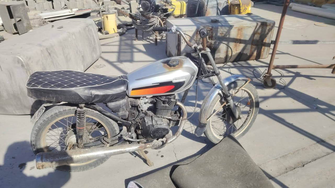 اسلام عليكم  دراجه ادوات للبيع شغاله السعر 200وبيه مجال قليل كلش الرقم  ***********
