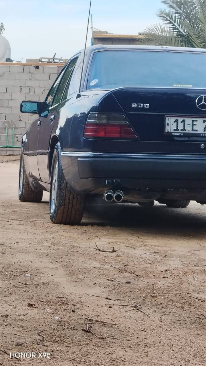 اخوان مكلف بنشر رجاء لحد يراسل مارد اتصل على صاحبها
سلام عليكم 
مرسيدس E300 
موديل 1991 أصل 
رقم بغداد دولي سنويه جديده مشروع وطني باسمي 
مواصفاتها 
تخم تاير جديد ✅
صدر جديد ✅
باتري جديد ✅
كهربائية كلها شغاله ✅
داخل جلد كله جديد ✅
كشنات تحكم كهربائي ✅
جام  4 كهربائي ✅ 
تبريد ثلج 🥶 
تدفئى شغاله نار 🔥 
قواعد دبل سليمات ✅
ويل بلادي ✅
سعرها 70 وبي مجال 
مكاني كربلاء 
رقم ***********
