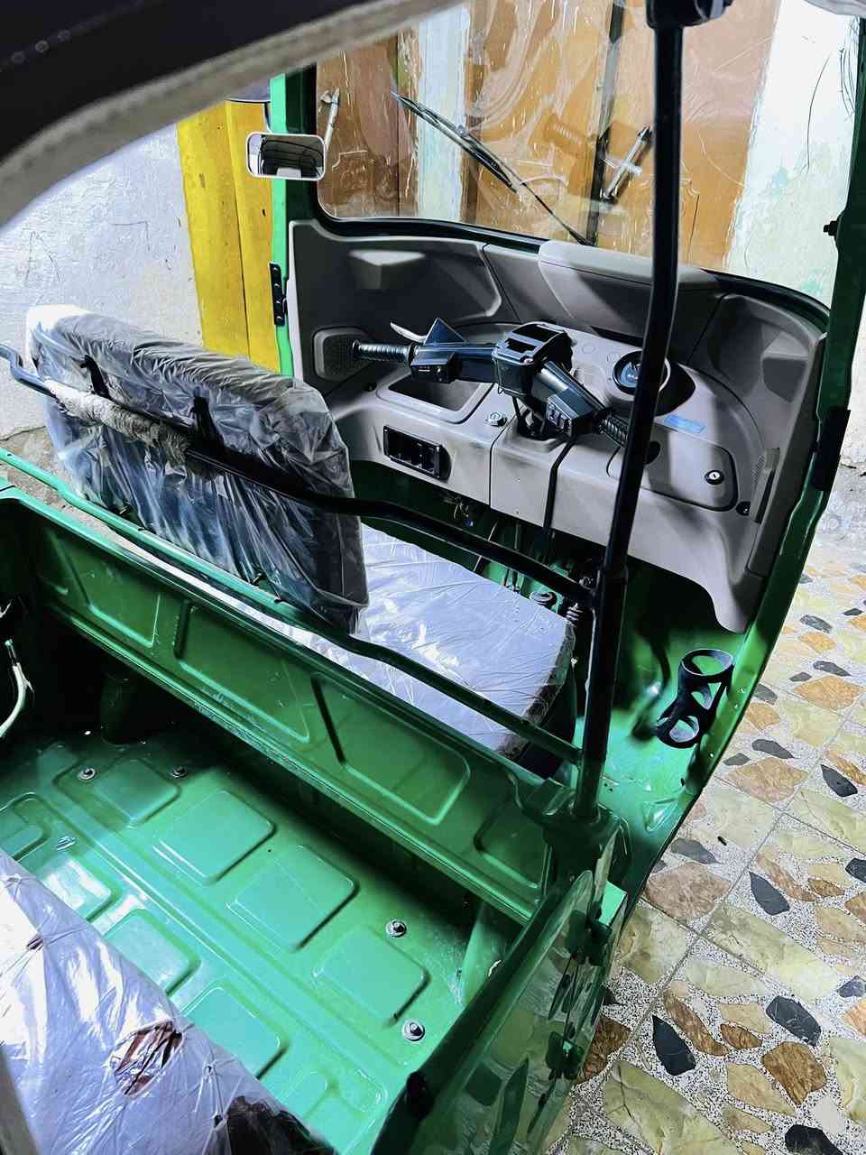 سلام عليكم تكتك للبيع كفاله مكينه وكشره موديل 2021 سنويه رقم انكليزي سعر خاص ***********
