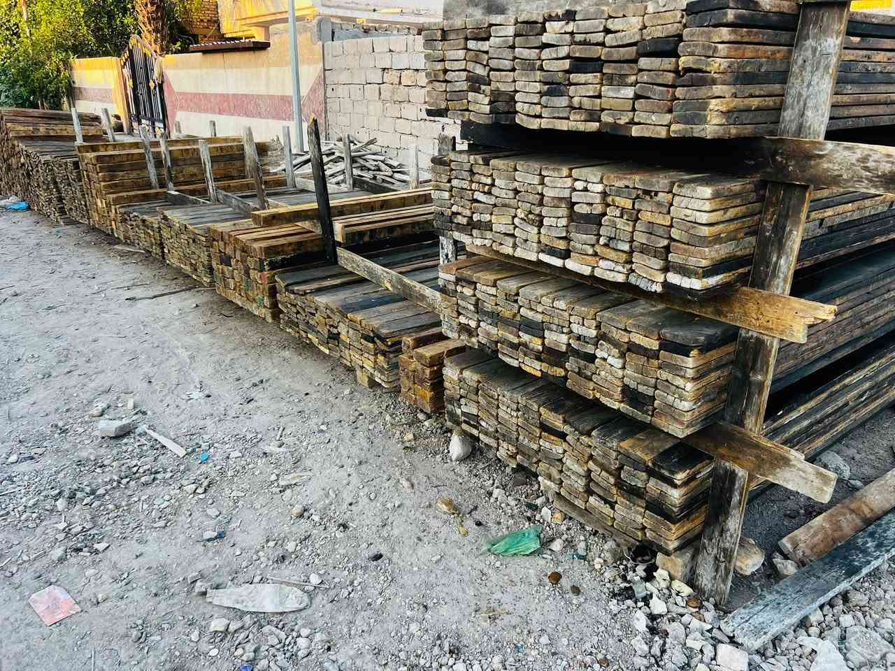 قالب لبيع يدك 225 متر انج تارس روسي مشتغل ثلاثه شغلات ***********
