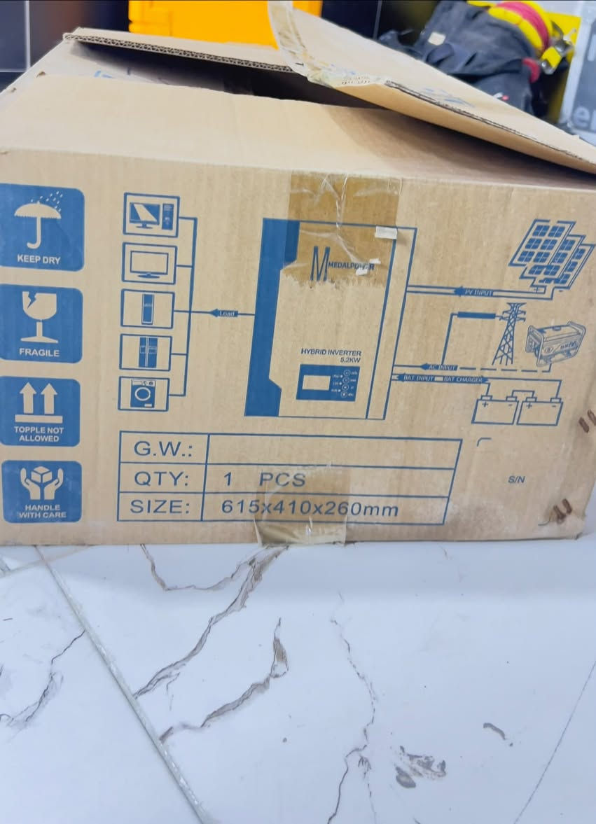 انفيرتر 5.2 kw من شركة ميدل باور جديد غير مستعمل فقط جان بالعرض 
السعر : 350$ 
للتواصل واتس اب : ***********
