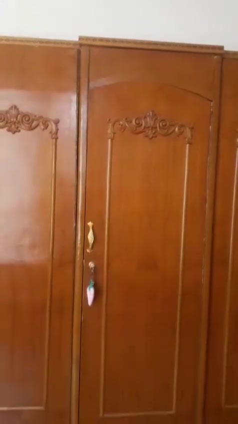 السلام عليكم ورحمة الله وبركاته
كنتور للبيع خمس بيبان سعره 150 ألف وبيه مجال المكان كربلاء باب طوريج قرب شركة كيا موبايل ***********
