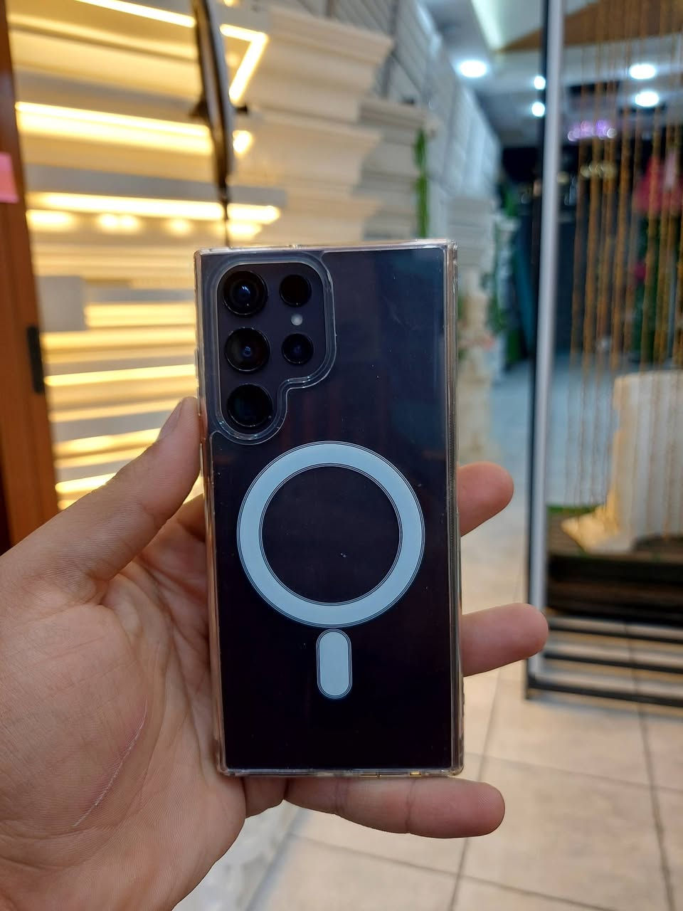 سلام عليكم للبيع او مراوس بايفون . سامسونك اس ٢٢الترا جهاز دبل خط  شرق اوصط مو امريكي ذاكره ٢٥٦ مفتوح مبدل ضهر وبي فطر بكد الضفر بركن الشاشه ابد مواضح جهاز ما بي اي نقص نضيف مال جناي رايده ب٥٧٥ وبي مجال  شراي تعال خاص وهاذه رقمي ***********
