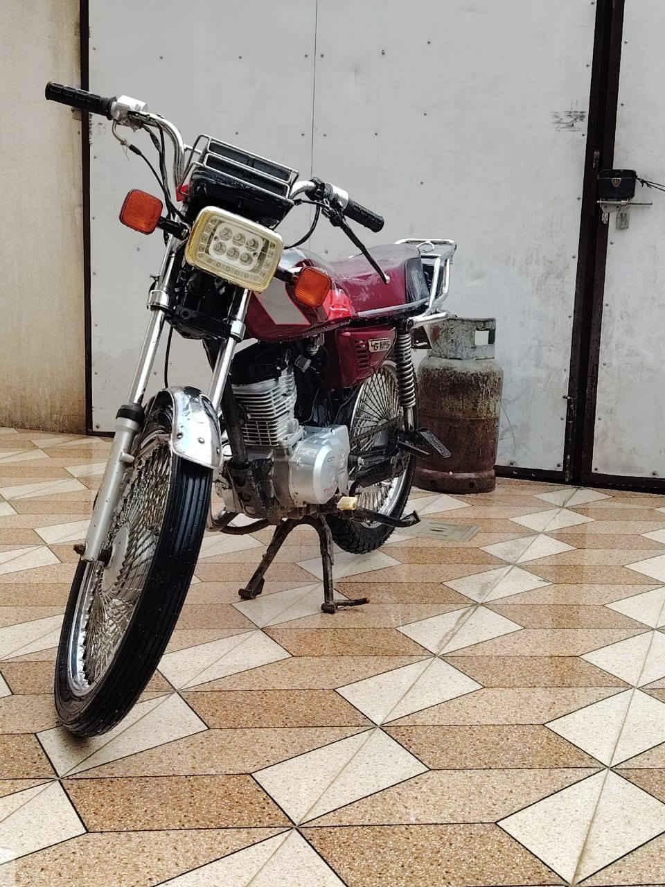 السلام عليكم دراجه تايكر موديل 20 كلش نضيفه ب 350 وبيه مجال حك جيتك *********** اوراق بيها موجودات
