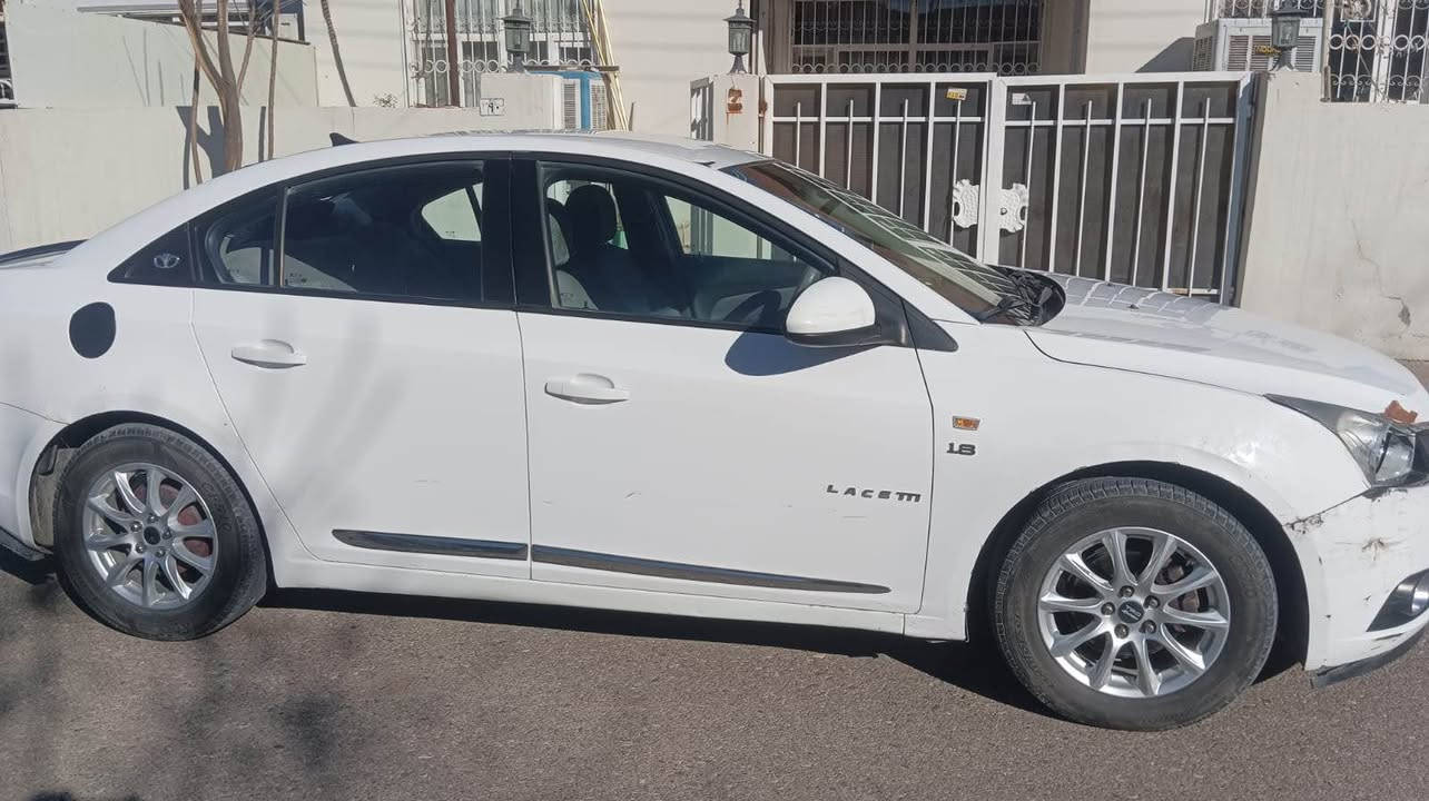 سيار شوفرليت كروز موديل 2009 مكينه 18مامفتوح جديده هزه وسنوية ساقطة سياره موجوده باربيل نص بابين صبغ وبيه كم مكان بارد مثل ماواضح بالصورة السعر 62ورقه ومجال *********** أربيل, العراق
