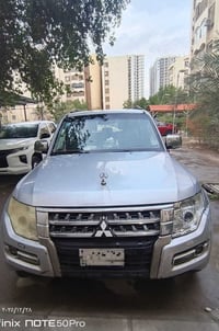 باجيرو ٢٠١٠ بدون فتحة للبيع السيارة جاهزة تخم تاير يوكوهاما ٨٥٠ ياباني...