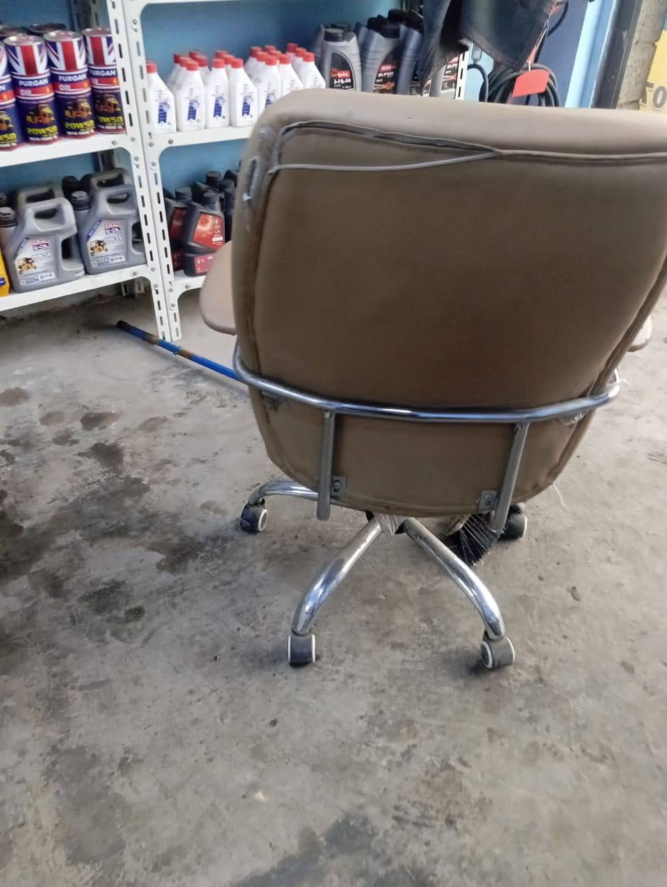 سلام عليكم
لبيع 

كرسي جديد مقاعد  ميز مكتب 

الحاله ممتازه 

سبب البيع المحل ميكفي 

كرسي 50

المقاعد 100

الميز مكتب 150

مكاني حي النصر المعارض 

***********
