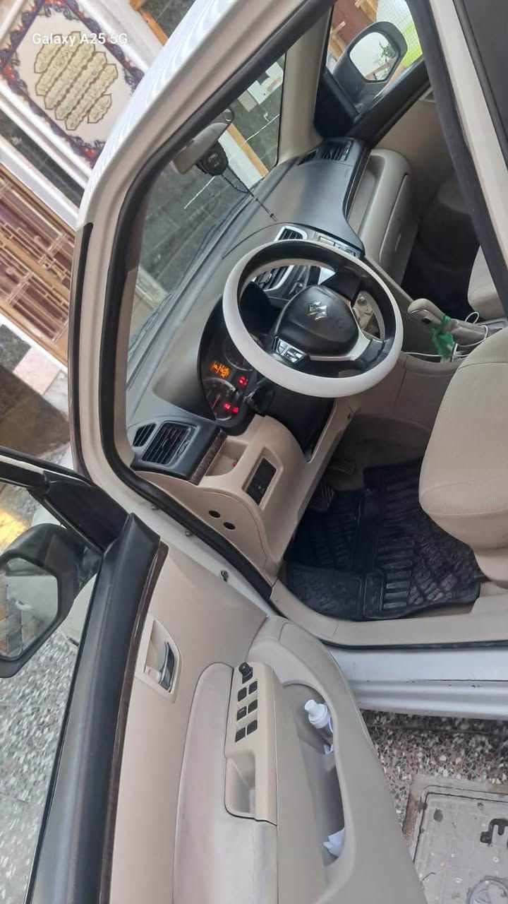 للبيع سازوكي دزاير 2016 مبدل بيها محرك قبل سنة حاطيلها محرك اكبر بيها بارد بالجاملغات الامامية وطخة بالصندوك عارضها 63 مكاني بغداد بسماية تحويل ثاني يوم للعلم الايت الامامي بي كسر بس شغال مستعجل 
رقم الهاتف *********** موجود اتصال او وتساب
