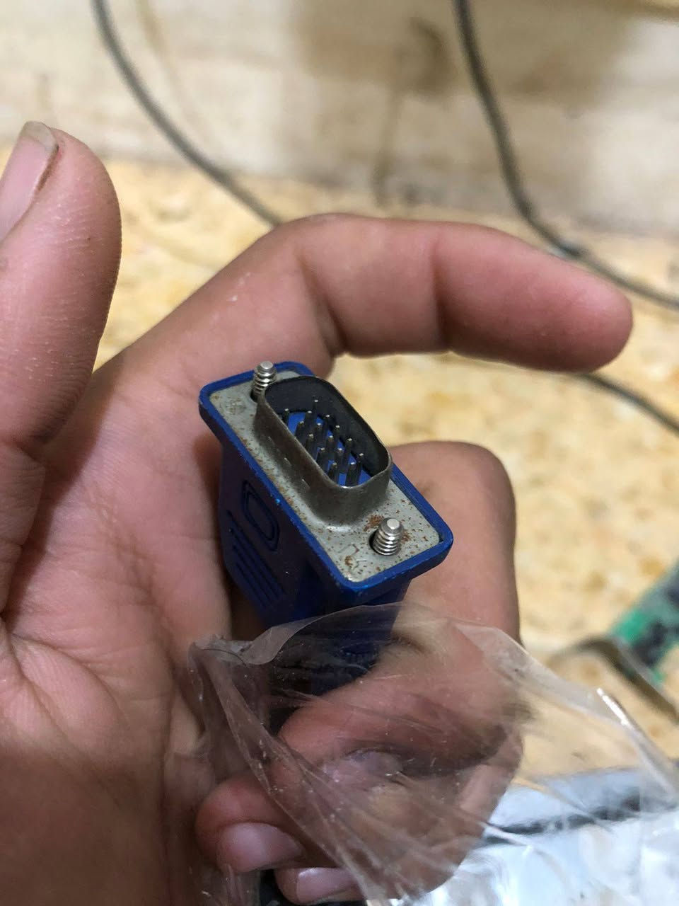 السلام عليكم شاشه دل قديمه مستعمله استخدام نضيف بس بي ضربه بالشاشه بس مامأثره على الصوره شغاله السعر 40 و بي مجال خير من الله


**إذا كنت صاحب هذا الإعلان وتريد حذفه لأي سبب، رجاءا أرسل رسالة إلى الدعم الفني**