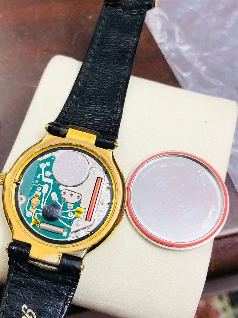 ساعة ديلما ( DElMA) ديستار 
سويسري اصلي انتاج الثمانيات 
كواتز - شهري 
تغليف ذهب 10 مايكرو 
القطر ٣٤ رسمي 
للاتصال ***********
