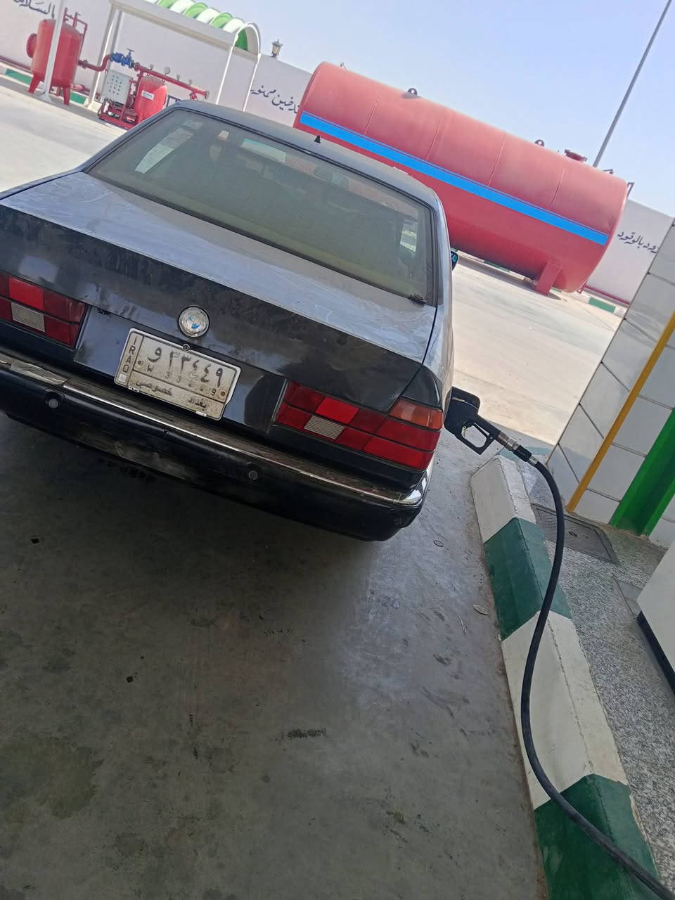 بي ام 735 موديل 1990 كير عادي فول مواصفات سنويه مشروع وطني ونفذت قبل اسبوعين وشرط التحويل
بردات بلادي 
دبل جكمجه وكل باب بيهة وحده 
الفتحه شغاله طكتين بس فالته من السجه 
4 جام كهرباء 
شاشة اعطال وعدادات ودشبول كله شغال 
سماعات بلادي
كهربائيات كله شغال وشرط عل بلاد 
سيارة مصبوغه جماليه فقط 
تخم ويل خليه اصلي بلادي
نقص فقط التبريد (الفان) 
للمراوس والبيع وترهم بلقسط السعر 55 واذا قسط تواصل وياي ونتراهم 
*********** 
العنوان. ديالى / الخالص
بي ام 735 موديل 1990 كير عادي فول مواصفات سنويه مشروع وطني ونفذت قبل اسبوعين وشرط التحويل
