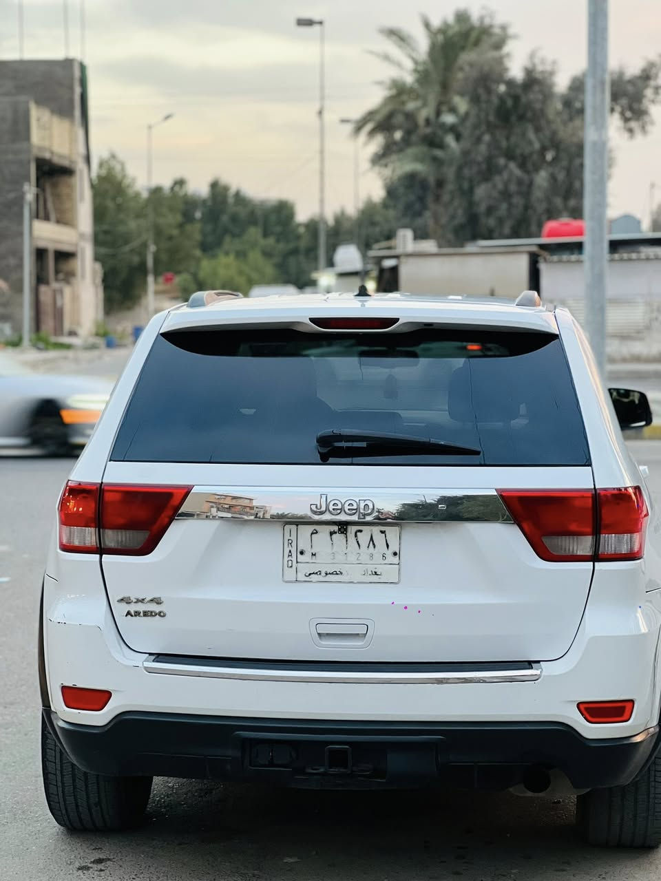 جيب لاريدو 2013
محرك 3600 
كير ومكينه كفاله
شواصي لغود
العنوان شارع فلسطين
السعر 155 وبيها مجال
صدر تخم تاير لايت زنون
***********
