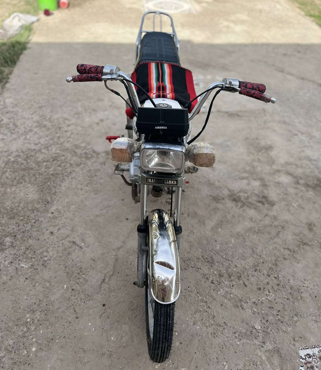 السلام عليكم
 دراجه ارشا للبيع  موديل 2019  اوراق اصولي مكفوله سعره 350 الف وبيه مجال بسيط مكاني المسيب ، طريق سدة محاويل مقابيل بنزين خانة أضواء الحمداني النموذجيه موجود خاص واتصال ***********
