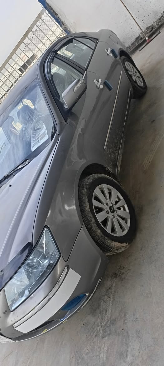 السلام عليكم.. سوناتا خليجي محرك ٢٠٠٠ موديل ٢٠١٠ سونار موجود فقط كلير بدون اي دواخل السعر اتصل وتدلل مكاني  واسط الزبيديه ***********/***********
