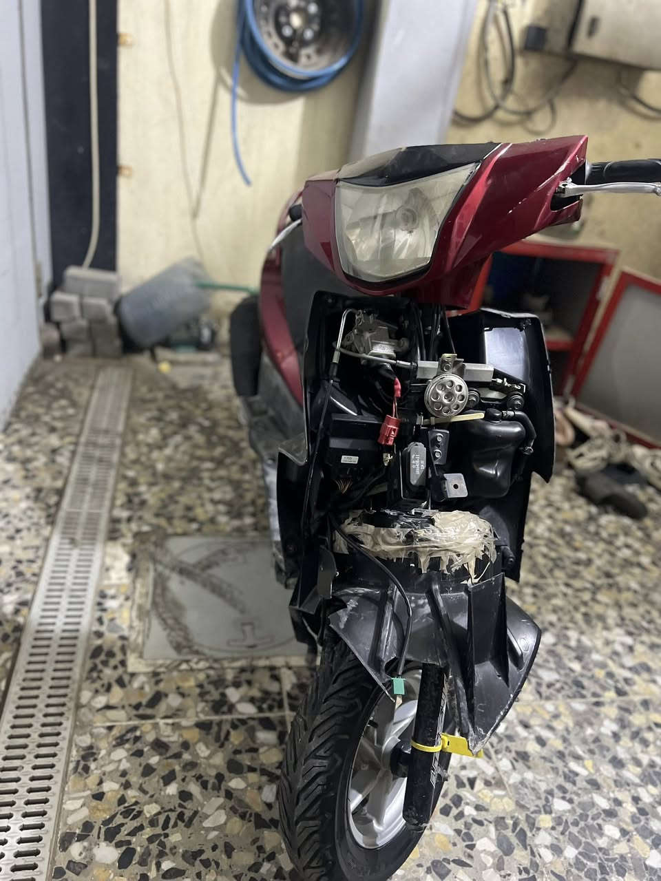 سلام عليكم 
دراجه اللبيع 
جيتي ار 
مكينه نضيفه وهاي دراجه كدام عيني 
كلجات رياضي دراجه نوزل 
عنوان بغداد لامين الثانيه 
رقم *********** 
سعر 650 وبيها مجال الشراي
