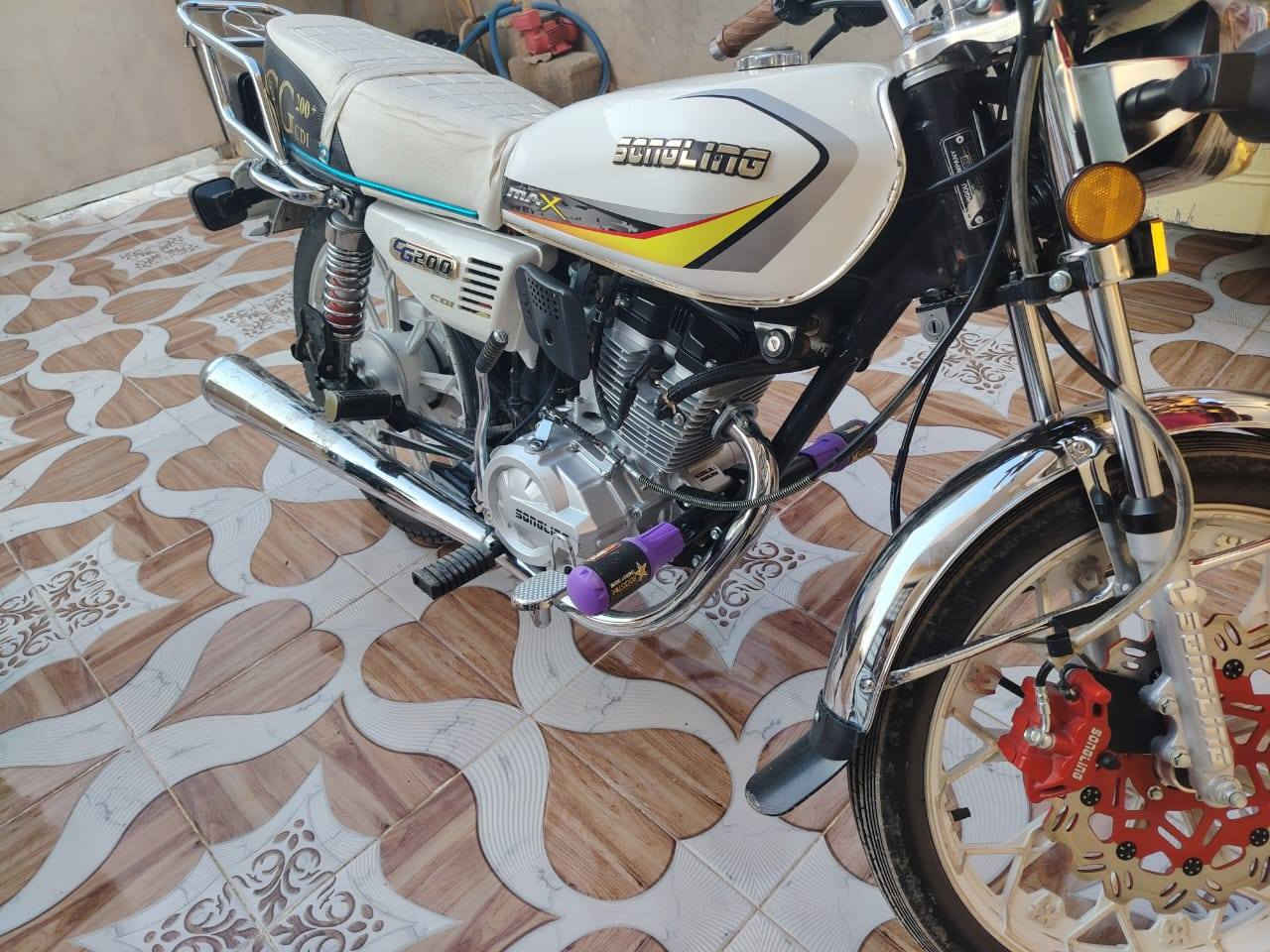 سلام عليكم درجه البيع سيفان 25كفاله عامه اورق 3ماشيه 4الف حقيقي مكاني ديالى الخالص سعديه الشط شراي تصل على رقم ***********السعر 750وبيهه مجال
