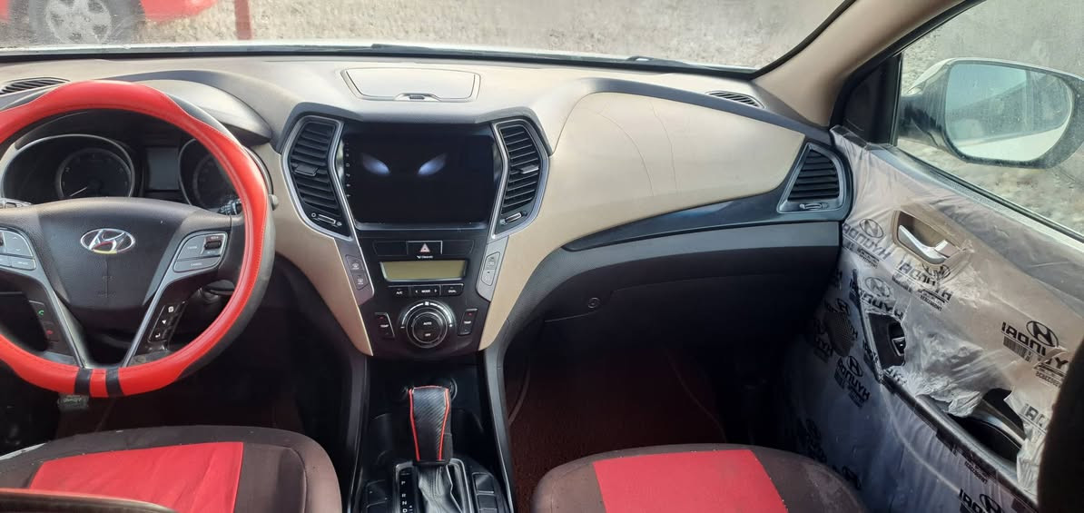 السلام عليكم ورحمة الله
للبيع سيارة: هونداي سنتافي 2013
•الرقم: اربيل هزه جديد لل2028 بسمي
•المواصفات :  بنراما 
▪️المحرك: 4 سلندر 
▪️لايتات زينون. عالي ناصي 
▪️نضام ترحيب
▪️ماشية . 180الف   تخم تاير جديد 
▪️بردات بلادي 
▪️منظومة تبريد جديدة شرط ثلج
▪️حساس خلفي
▪️اشاير بالمرايا الجانبية
▪️كامرة خلفية قلاب اصل مع الستيرن
▪️شاشة الدشبول حجم كبير للتحكم بأيعازات السيارة
▪️گشن خزن ميموري 
▪️تبريد 3 قطع امامي وخلفي
▪️3 وضعيات للقيادة
▪️سستم صوت كامل بلادي + دمام بلادي
▪️تحكم ستيرن جهتين بلوتوث وحاكية وكروس سرعة وتحكم صوت 
▪️نظام ABS مانع انزلاق
سياره كفاله عامه 
▪️رقم الهاتف : ***********.      مكان السياره الديوانية
