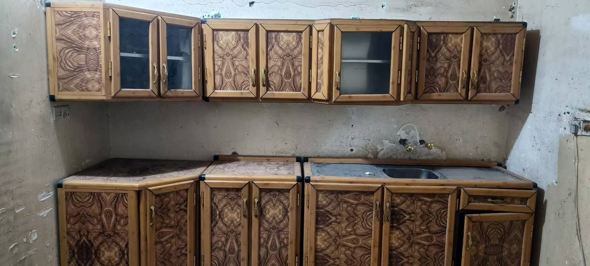 كاونتر تسكام قياس 4 متر 5 قطع نضافة %95 السعر 300 وبي مجال 

 للاتصال ***********
