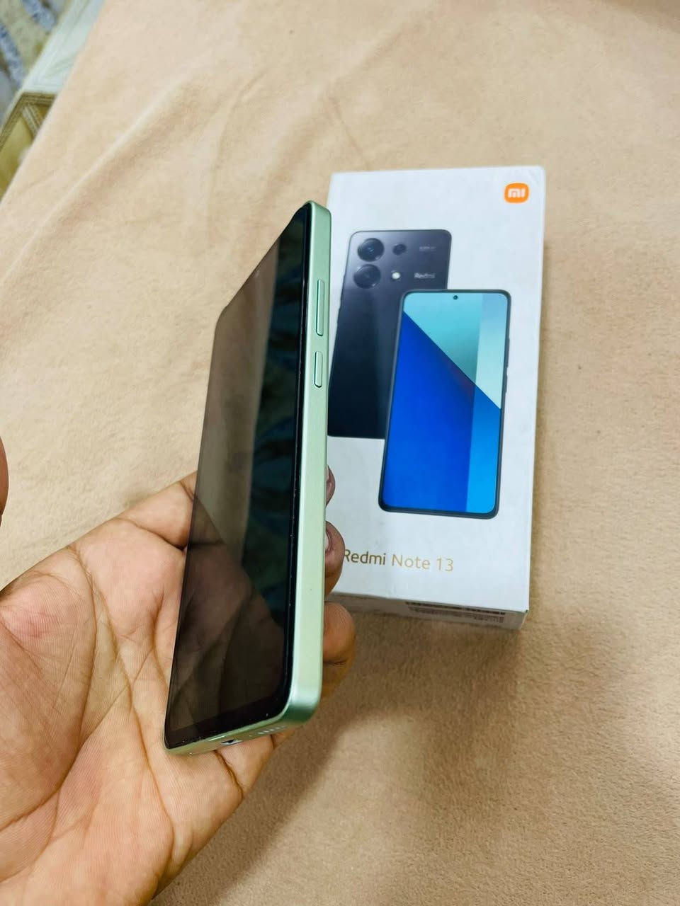 ريلمي نوت 13 برو 5G الجهاز في حاله الوكاله ذاكره 512  الجهاز غني عن التعريف ملحقات حافظه وكارتون فقط السعر 350 بي مجال بسيط جدا العنوان البصره الكزيزه لتواصل ***********    يرهم مراوس
