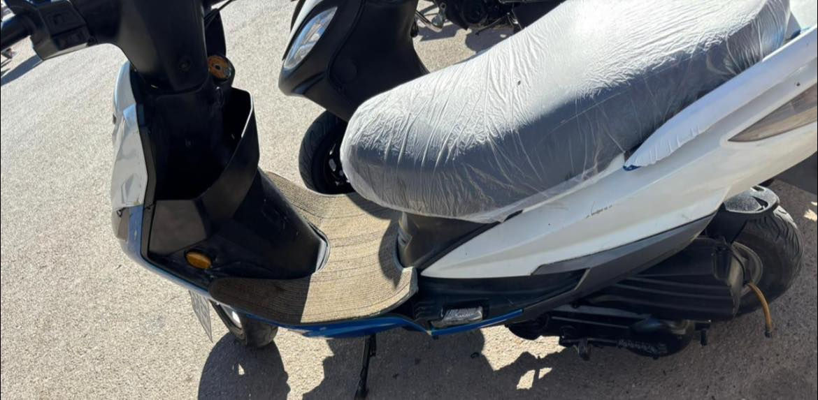 سلام عليكم للبيع هاوجي رص جديد موديل 2020 مسجل رقم وسنويه ولوحتين اجنبيه تحويل ثاني يوم.       ب 850 وبي مجال بسيط حيل. رقمي ***********
