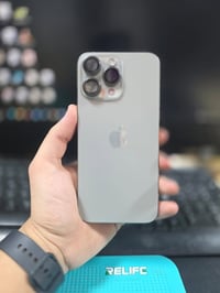 مستخدم ايفون 15pro max ذاكرة 256GB بطارية 94  عدد الدورات 315 كفالة عا...