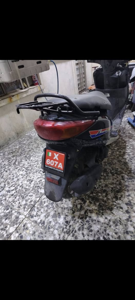 سلام عليكم دراجه بريز للبيع كامله مابيه نقص نكره سلف مكينه ناعمه السعر ٥٥٠ المكان الدوره الرقم ***********
