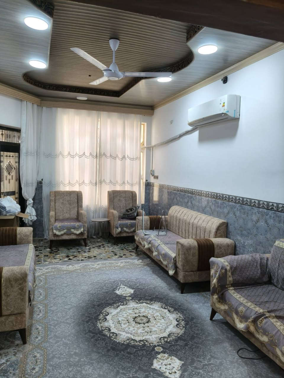 عرض قوي بيت 150 متر مقدمة 66 مليون 
الباقي اقساط على مصرف العقاري 🔴 
بناء درجة اولى جديد البيت 
المكان حي النداء المربع الذهبي🟨 منطقة 46 
للاستفسار ***********
