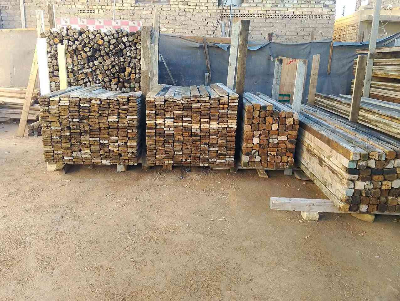 قالب خشب روسي انج تارس 25 نظيف
العدد 13 مكعب للبيع 

العنوان حله شارع 60

الهاتف *********** - ***********
