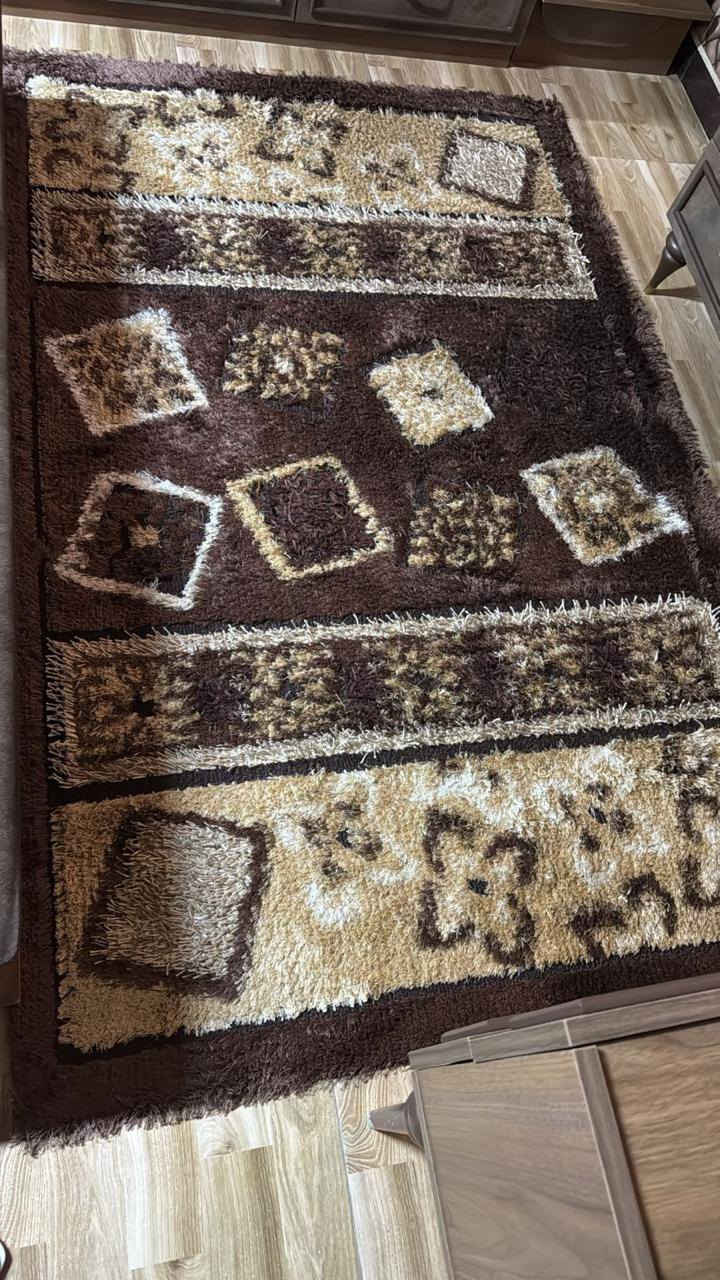 زولية تركية اصلية 🇹🇷
قياسهة متر ونص ×مترين ونص 
ثكيلة كلش و نسيجهة قوي تتحمل الاستعمال اليومي وما تزحلق
الوانها دافية (بني و بيج )تناسب الهول او غرفة النوم وبرها ناعم ومريح وسهل النتضيف
تنطي فخامة للمكان وتعيش وياج سنين بدونما تبهت
سعرهة 25 الف وبس 🔥🔥
العنوان بغداد حي العامل شارع 7نيسان


**إذا كنت صاحب هذا الإعلان وتريد حذفه لأي سبب، رجاءا أرسل رسالة إلى الدعم الفني**