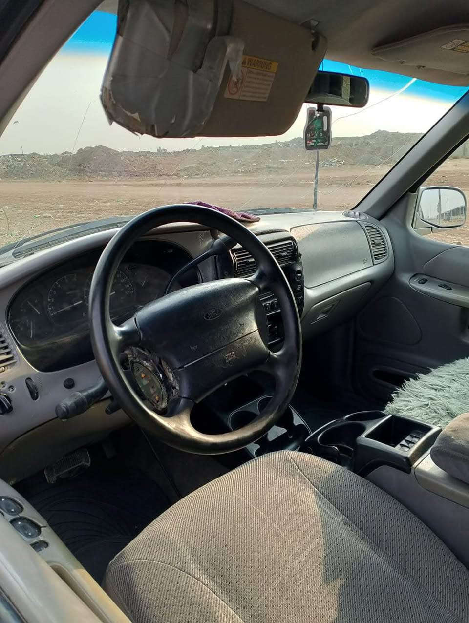 فورد اكسبلورا موديل 1999
رقم دهوك به شه رتى ته حويل 
١ پارچه سبوغ 
گير مه كينه كاره بايى ته حويل به شه رت 
سعرى ٥٢ ورقه 
*********** أربيل, العراق
