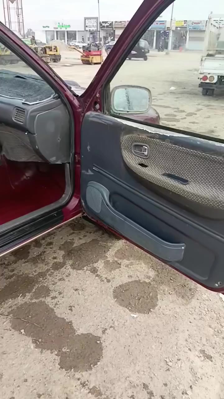 السلام عليكم كيا سبورتج موديل 97 محرك حاوية جديد تخم تاير 
صدر نص عمر وكلمن وقناعته السعر 32 بي مجال السيارة باسمي رقم انگليزي بغداد شرط المشتري يحول 
العنوان بغداد تقاطع النهروان.
تلفون
***********
***********
