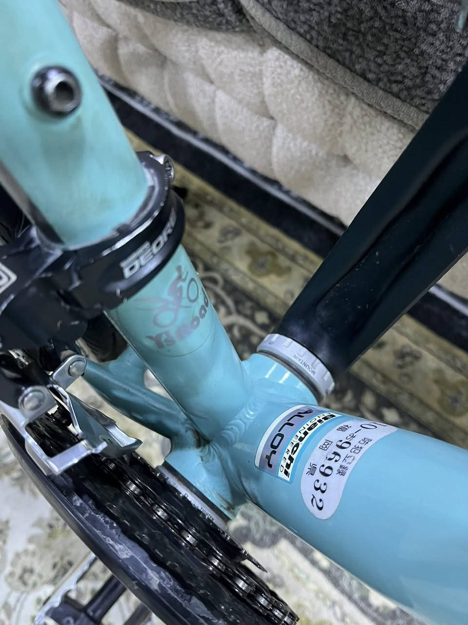 السلام عليكم كباتن للبيع دراجة بيانكة
حجم الفريم L52 سيت ديور بل كامل 
3/9 السعر 250الف 
***********
