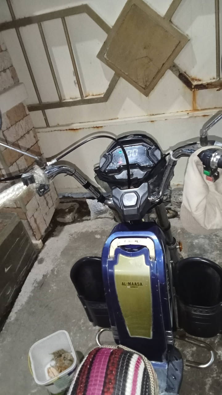 ماطور للبيع جديد كامل من كلشي بطارياته عل فحص السعر 400 بي مجال ***********
