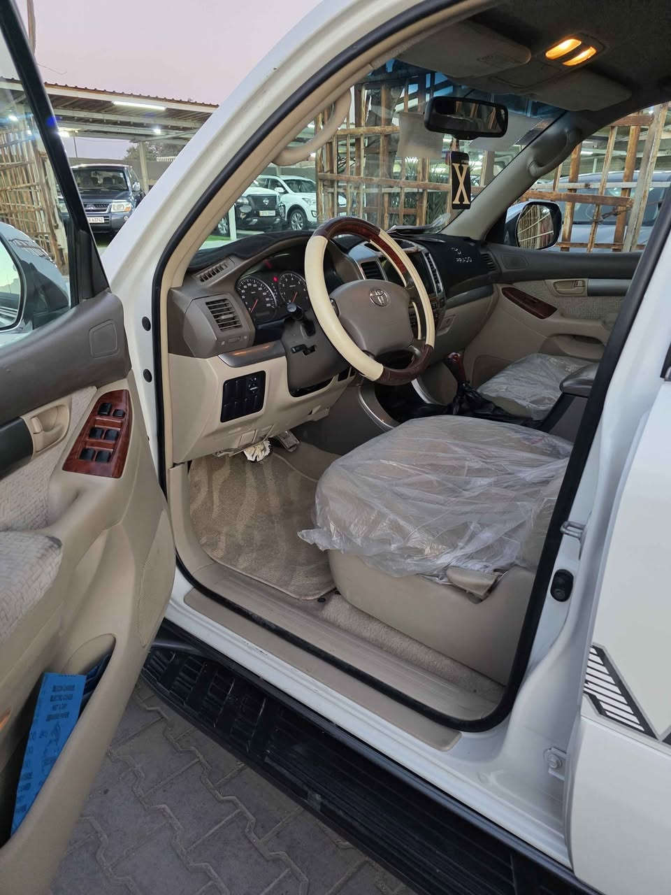 برادو ٢٠٠٧ .. خليجي كفاله عامه ضربه صبغ تبديل 
مكينه 4 سلندر ٢٧٠٠... بالكارتون مامفتوحه .....
شاشه بالسكف فور ويل شغال ... تخم تايم حداده بالكارتون ... ماشيه ٢٥٠....كم........تبريد 3 قطع .... .
تخم تاير جديد .... دواخلها عسلي بالكارتون ....
مكاني بصره ... السعر ١٤٢ ارخص برادو 
*********** البصرة, العراق
