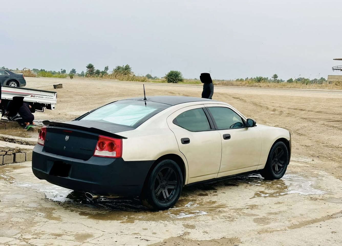 *********** مكلف بلنشر اخوتي جارجر 2010  متوم ارقام وسنويه 2030 نكليزي طبق الأصل مكينه وكير 3500 حداده تايرات تبريد شرط كهربائيات كله شغاله سعر 37 وبيه مجال
