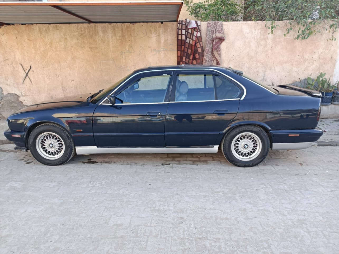 ***********‬‏ للبيع بي ام. 93 مكلف بالنشر  45 وبيها مجال مكانها طويريج الحولي((( ‏***********
