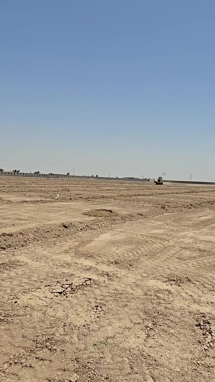 السلام عليكم متابعينا الكرام 🌴

📅 بتاريخ 2026/5/16
على بركة الله وفضله تم البدء بتهيئة أرض زراعية بمساحة (20 دونم) استعداداً لزراعتها من قبل كادر مشتل سلام الشمري للنخيل بفسائل البرحي النسيجي والمجهول النسيجي عالية الجودة.

🔹 مراحل العمل  موضحه داخل الفيديو

_______________________________
للاستفسار الاتصال على الارقام التالية📞 :
*********** /*********** او مراسلة الصفحة.  
العنوان📍 : واسط /قضاء الصويرة /مجاور محطة وقود ديار شمر
