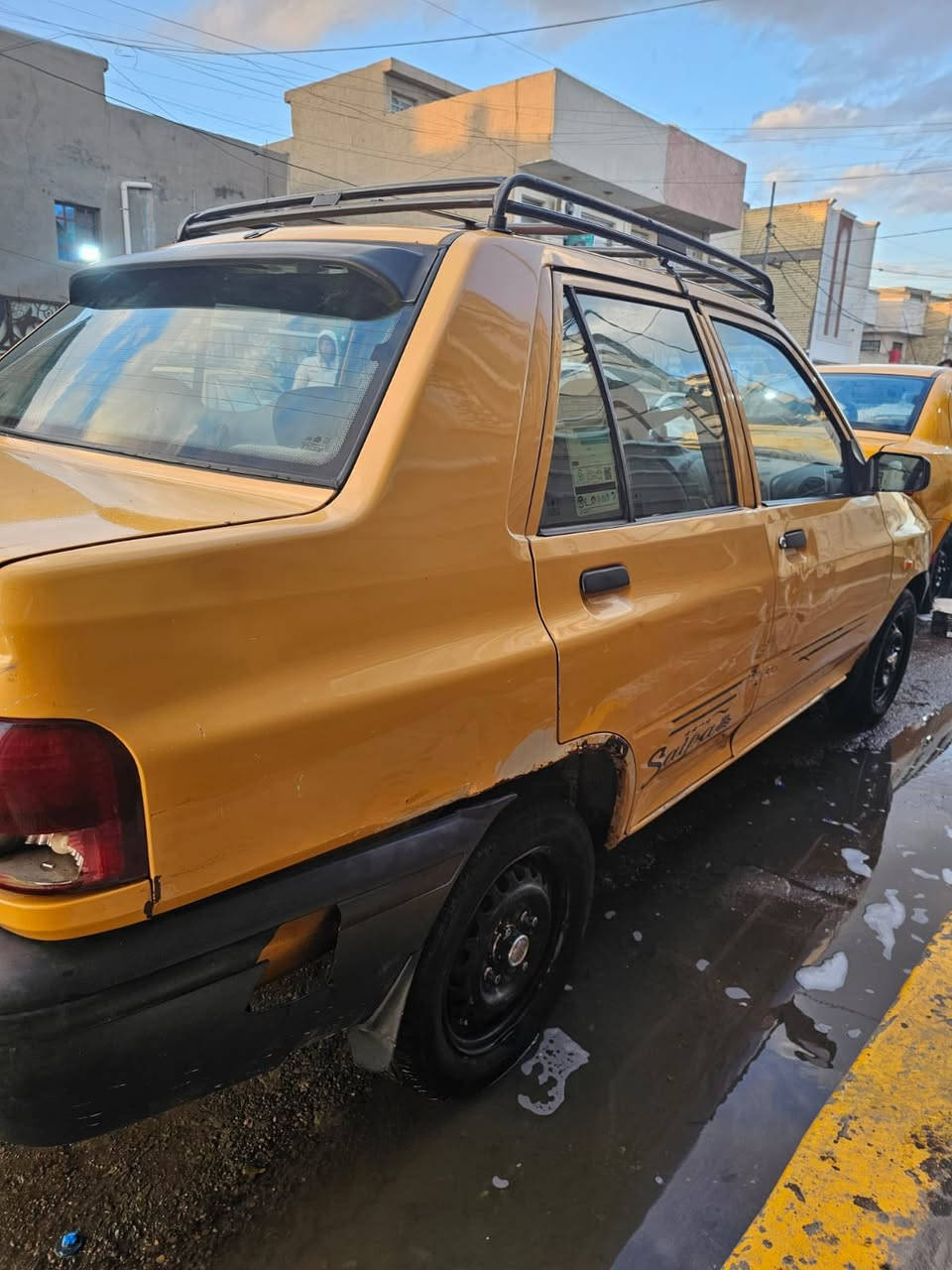 السلام عليكم سايبا ٢٠١٥ مكينه كير حداديه تايرات كلهه جديد تبريد شغال مابيهه نقص هيئه غرامات مصفره سياره باسمي رقم جديد نقص بيهه بس خياسات باقي كله جاهز سعر ٣٤ ورقه  مكاني بغداد الحريه 
***********
