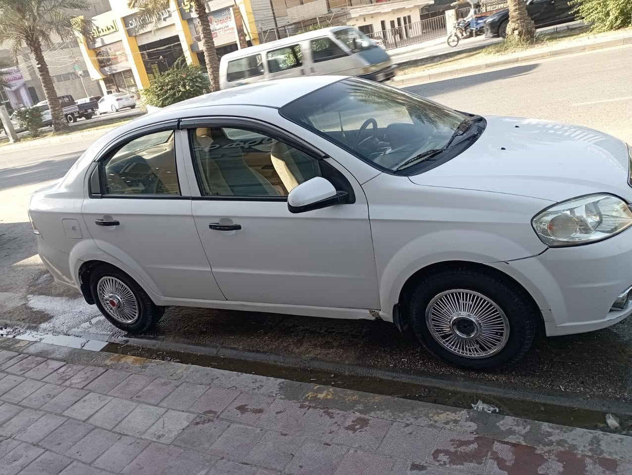 للبيع — شفروليه أفيو 2010
السيارة جاهزة وما تحتاج صرف
مصبوغة أحزام للجمالية فقط — بدون دواخل
البنيد والجنطة والقمارة كفالة
الجام كهرباء
تخم تاير جديد
رقم إنكليزي
السيارة باسمي وتحويل مباشر
المحرك مفتوح سابقًا — مو مسكّر
تبريد تمام ❄️
📍 الموقع: نجف 
📞 ***********
🔴 السعر 💵 علق يوصلك سعر السيارة ✅💸
#سيارات #بيع_سيارات #شراء_سيارات #سيارات_العراق #افيو #Chevrolet #سيارات_بغداد #عروض_السيارات #سيارات_مستعملة #Iraq_Cars #Car_Sale #Auto
