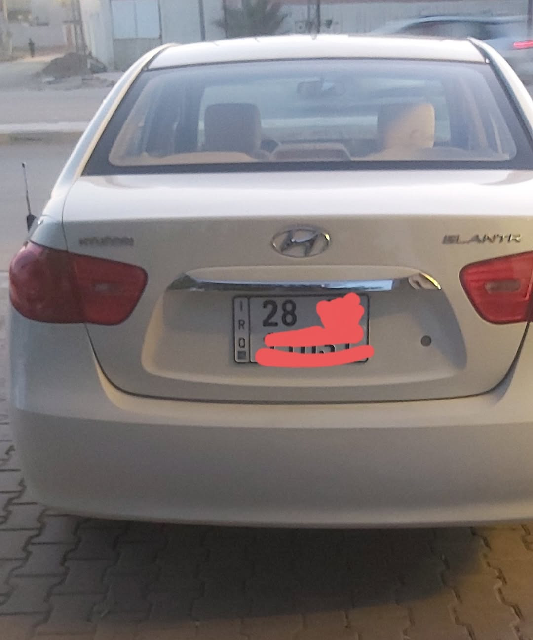 السلام عليكم اللنترا موديل 2011 رقم نجف دولي بيه قطعتين صبغ محرك 1600جديد السياره فول فتحه اربعه دسك السعر 115وبيه مجال قليل المكان النجف المشخاب الاتصال ***********
