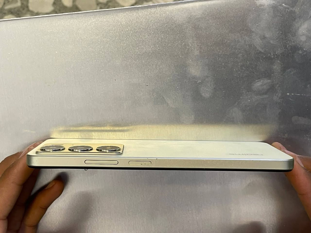 � للبيع موبايل Realme C75 من شركة realme – 8 رام / 512 ذاكرة
حالة ممتازة ونظيف جداً، استخدام شخصي وخفيف، ما بي أي عطل وجاهز للفحص ✅

🔹 الرام: 8GB
🔹 الذاكرة: 512GB مساحة كبيرة
🔹 شاشة 6.72 بوصة FHD+ 90Hz
🔹 كاميرا 50MP
🔹 بطارية 6000mAh تدوم طويل
🔹 شحن سريع 45W
🔹 بصمة جانبية + Face Unlock
🔹 يدعم شريحتين 4G

💰 السعر: 200وبي مجال
📍 المكان: بغداد – الدورة
📞 واتساب:***********
