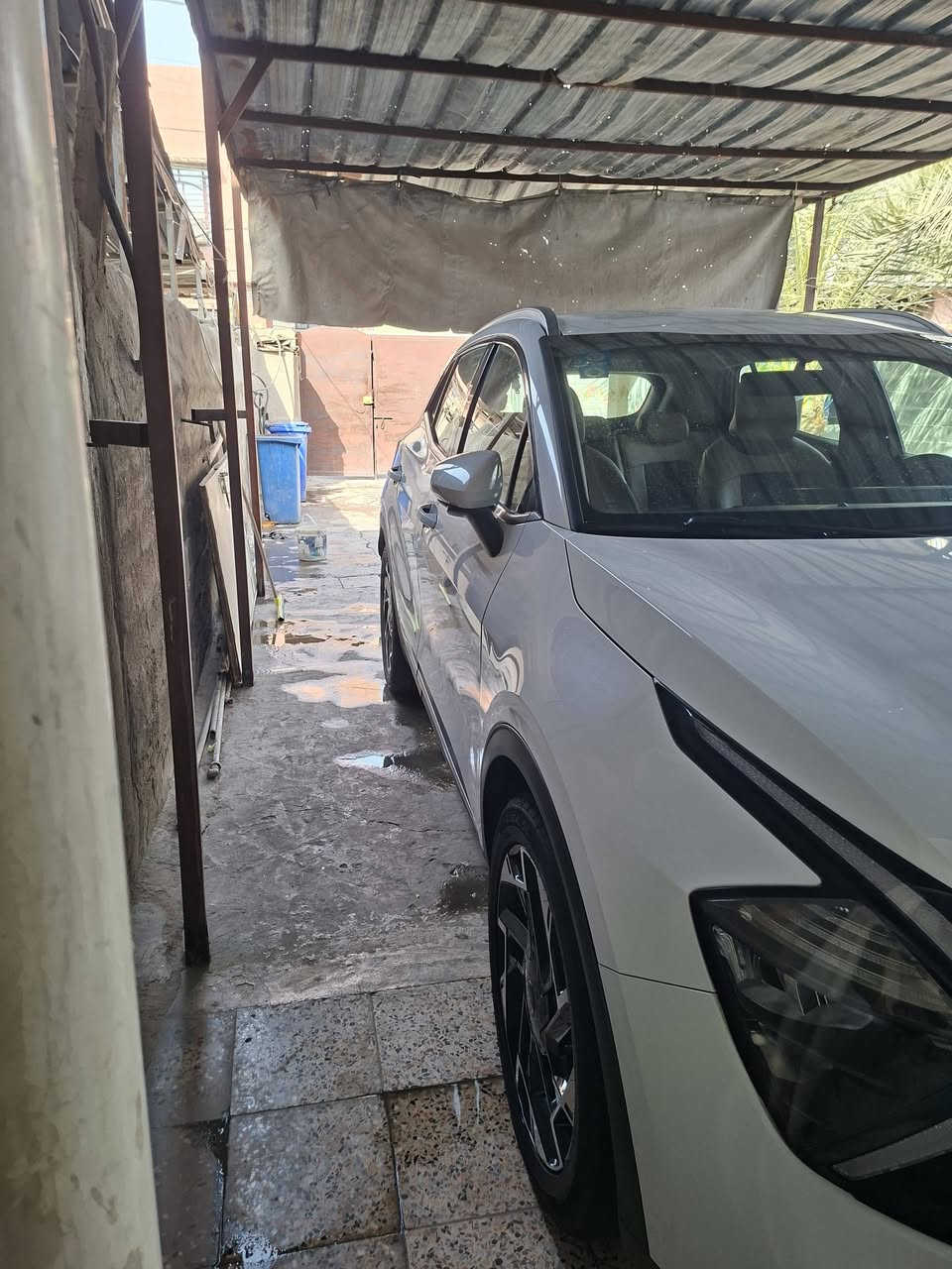 السلام عليكم 
للبيع كيا سبورتج 2023 مكفولة السيارة باسمي 
تحكمات جهتين وشفتات  مقود تدفئة  كشنات كهربائية تدفئة كشنات ومقود تشغيل عن بعد 4انظمة قيادة هاند بريك واوتو هولد نزول منحدرات ومثبت سرعة كاميرا خلفية دوارة مدوشمة كشنات وارضية تخم تاير جديد دسكات اصلية  ادامة منضومة بانزين جرس من تعبر 120ماشية 69 جاهزة السيارة من كل شي السعر 212 وبيه مجال 
م ***********
