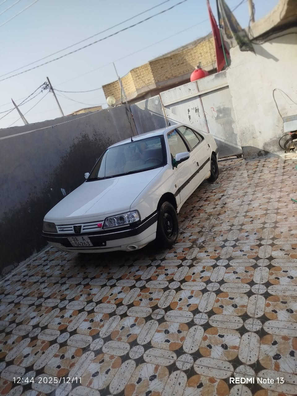 السلام عليكم بيجو 405 موديل 10 السعر 33 وبيها مجال الشراي يتصل رقم انجليزي باسمي ***********
