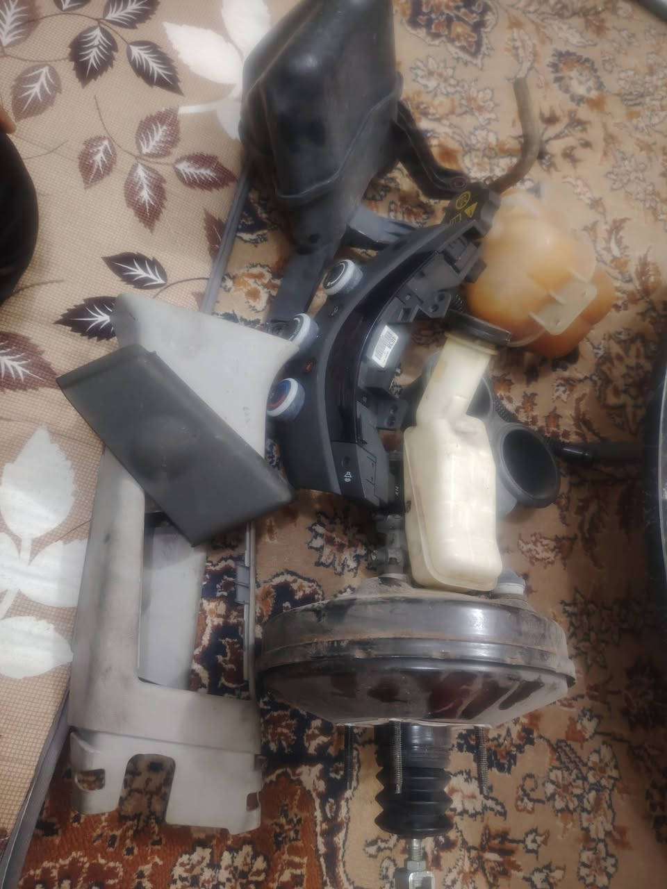 سلام عليكم متوفر قطع شوفرليت سبارك كلهن مال حاويه جدد شرط الفحص موديل ٢٠١٤
العنوان بابل ***********
