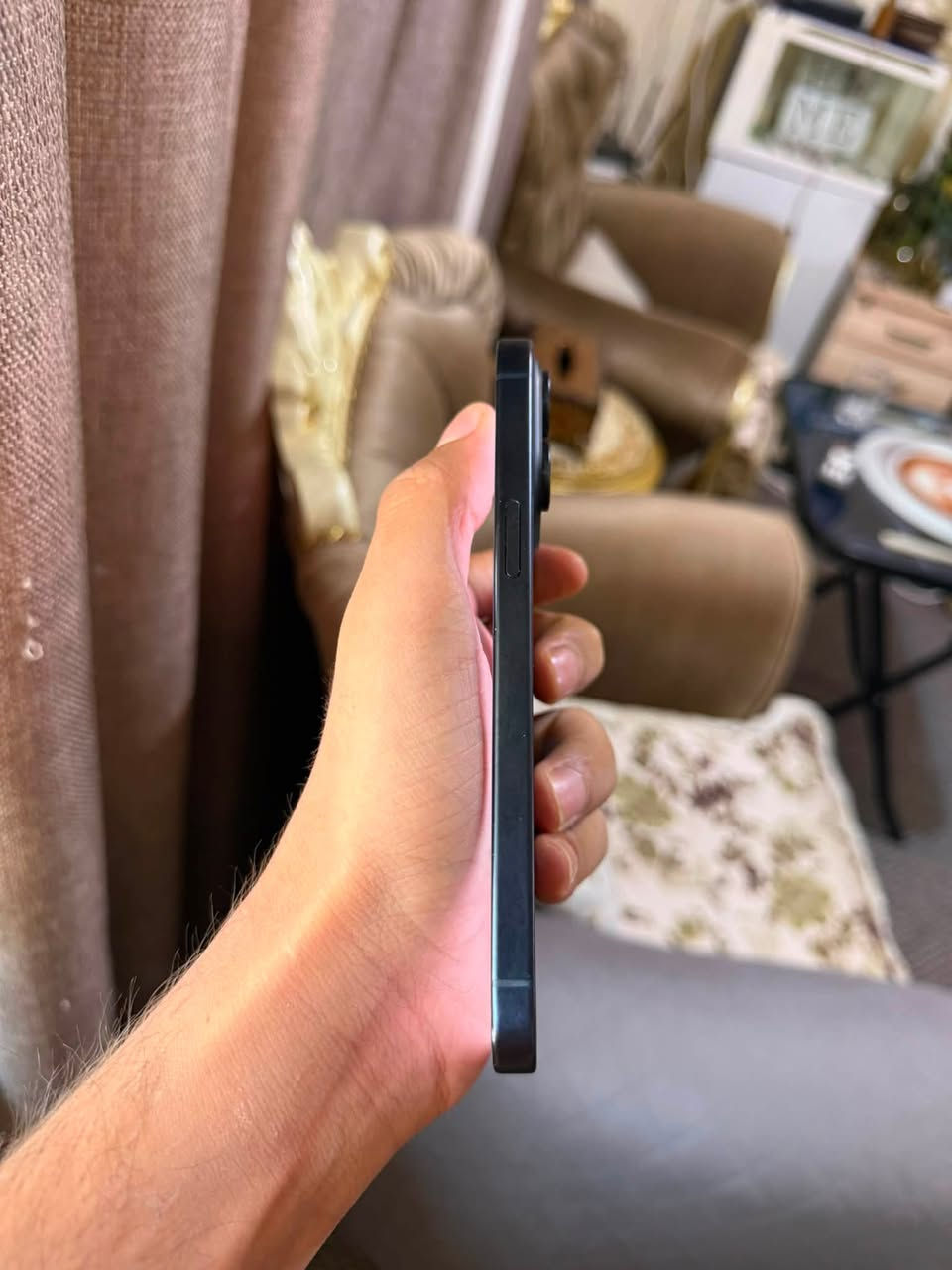 ايفون 15 برو ماكس ذاكره 256 بطاريه 83 دبل شريحه جهاز وتر بروف ميعبر هوه ابد نضافته 100/100 مابي ولا شخط سعره 1050 بيه مجال عنوان اليرموك بغداد ***********
