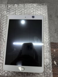 نضيف ٩٩٪ • ذاكرة ١٦-١٢٤ • قلم وكيبل اصلي