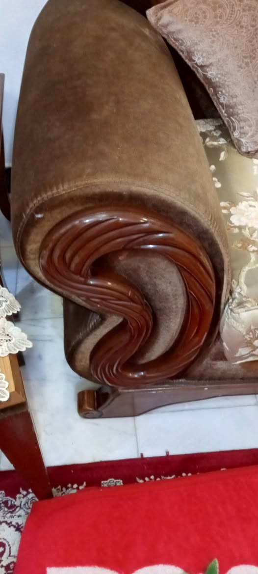 غراض للبيع
كلمن وسعره 
ثريه قطعه وحده 
تخم عشر مقاعد 
الأعظمية


**إذا كنت صاحب هذا الإعلان وتريد حذفه لأي سبب، رجاءا أرسل رسالة إلى الدعم الفني**