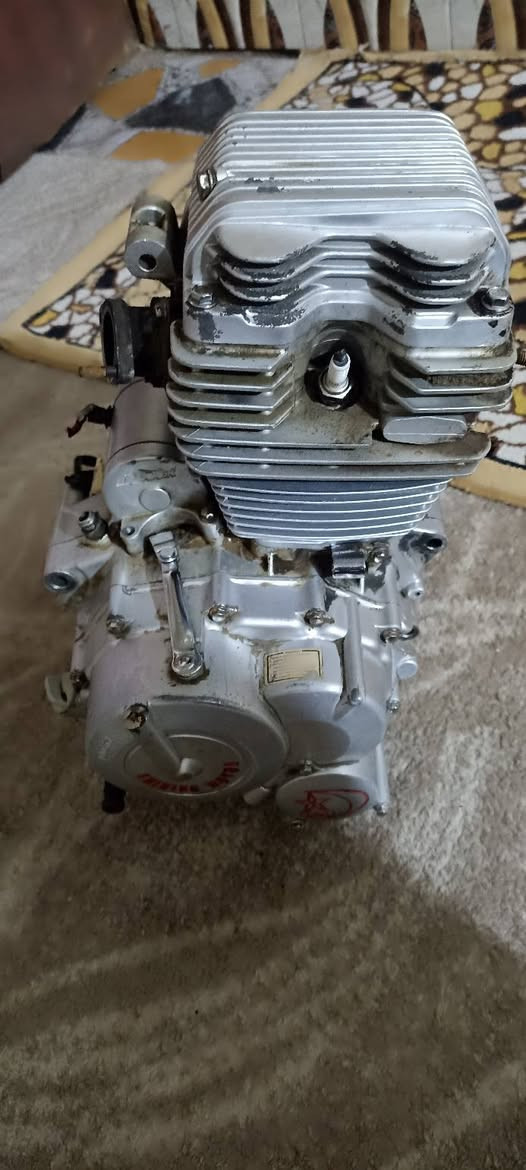 مكينة ستوتة للبيع 200ccنكرة سلف نكرة هندر مكينة نشطة مجفتة بس متصعد دهن كبل نزلتها  لشراي يراسلني واتساب سعر 100وبيهة مجال عنواني لبصرة***********
